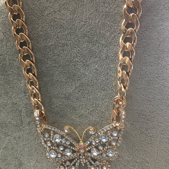 Butterfly Necklace Heavy Rope Chain = Goldtone NEW  Dr 6 In  Black Box - Picture 6 of 12